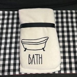 Rae Dunn BATH hand towel